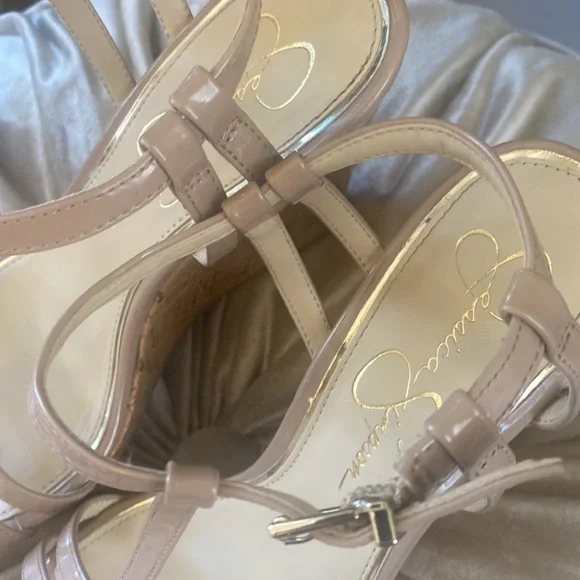 ๐ Jessica Simpson platform gorgeous Beige sandals 8 Never used ๐ - Picture 5 of 10